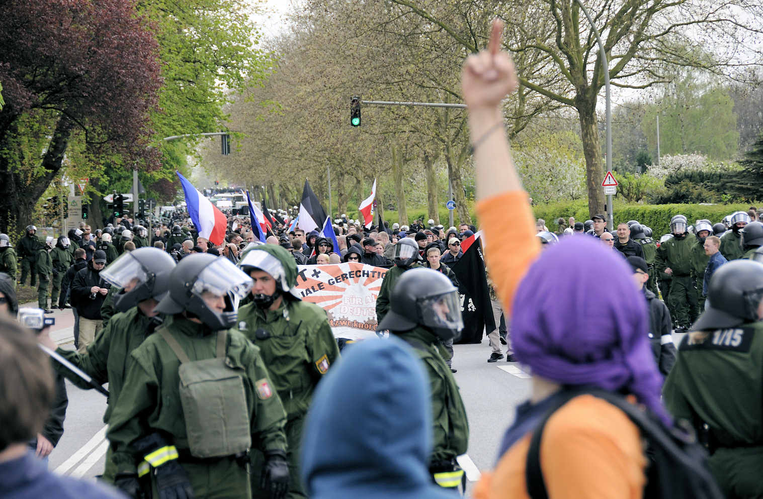 DSC3812 Proteste gegen eine Nazidemonstration. | Nazidemonstration in Hamburg Barmbek - Proteste.
